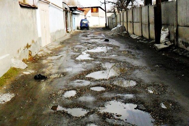 Ташкент загрязнение. Загрязненный Ташкент. Грязный Ташкент. Разбитая дорога в Узбекистане.