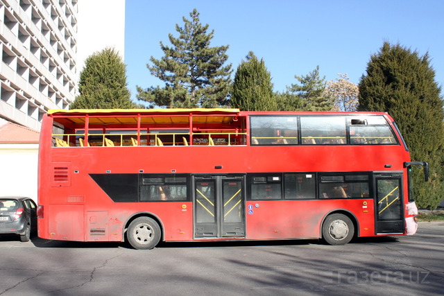 Красный автобус нижний новгород. Хайгер даблдекер. Хигер автобус двухэтажный. Двухэтажный автобус Higer klq6109gs экскурсионный. Хайгер автобус двухэтажный турист.