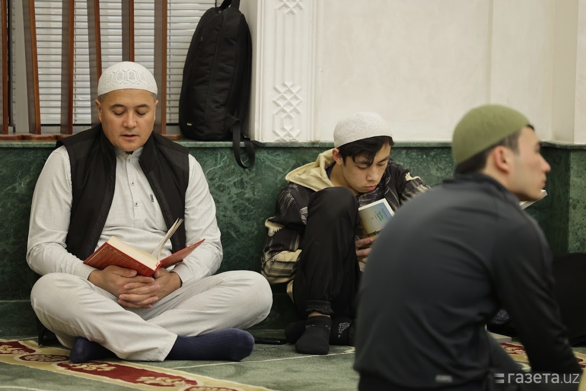 Когда начнется рамадан в 2025 году. Таравих в мечети. Мечеть фото. Мечеть Узбекистан. Рамадан фото.