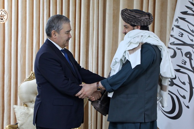 Глава СГБ Узбекистана встретился с и. о. министра обороны Афганистана